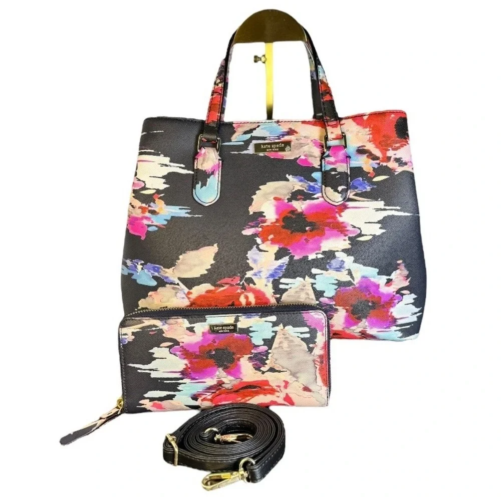 Kate Spade Neda Laurel Way Blurry Floral Print Zip Around Wristlet Wallet Clutch